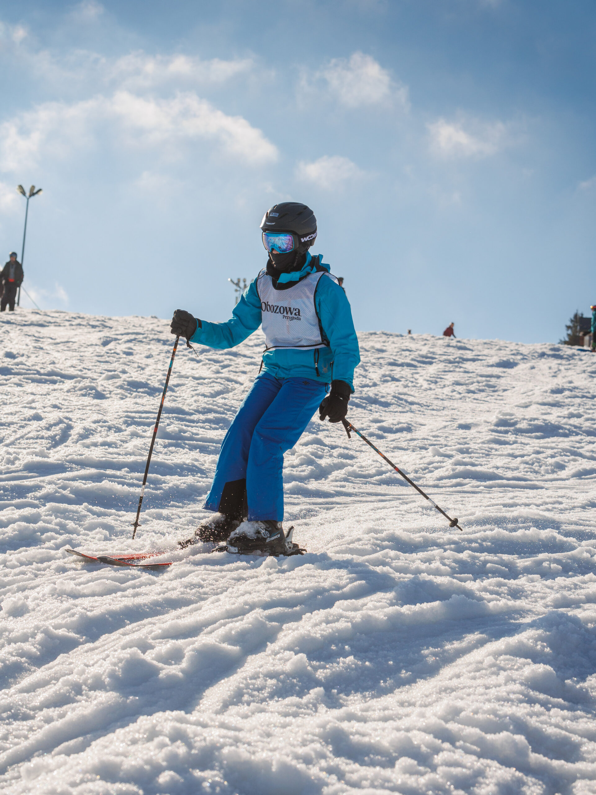 Dlaczego warto wybrać obozy zimowe Obozowej Przygody?