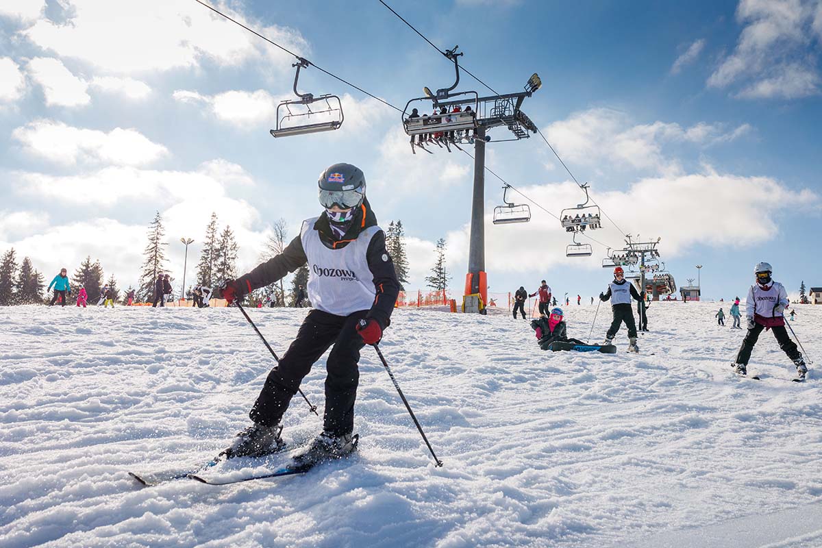 Dziecko na nartach - obóz zimowy