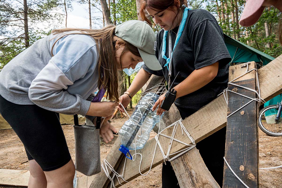 Aktywności dla dzieci podczas obozu survivalowego