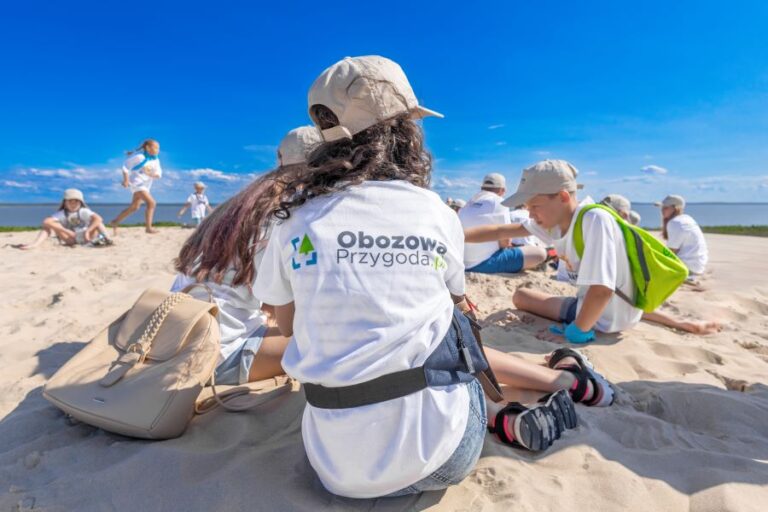 Zawieranie przyjaźni podczas kolonii nad morzem