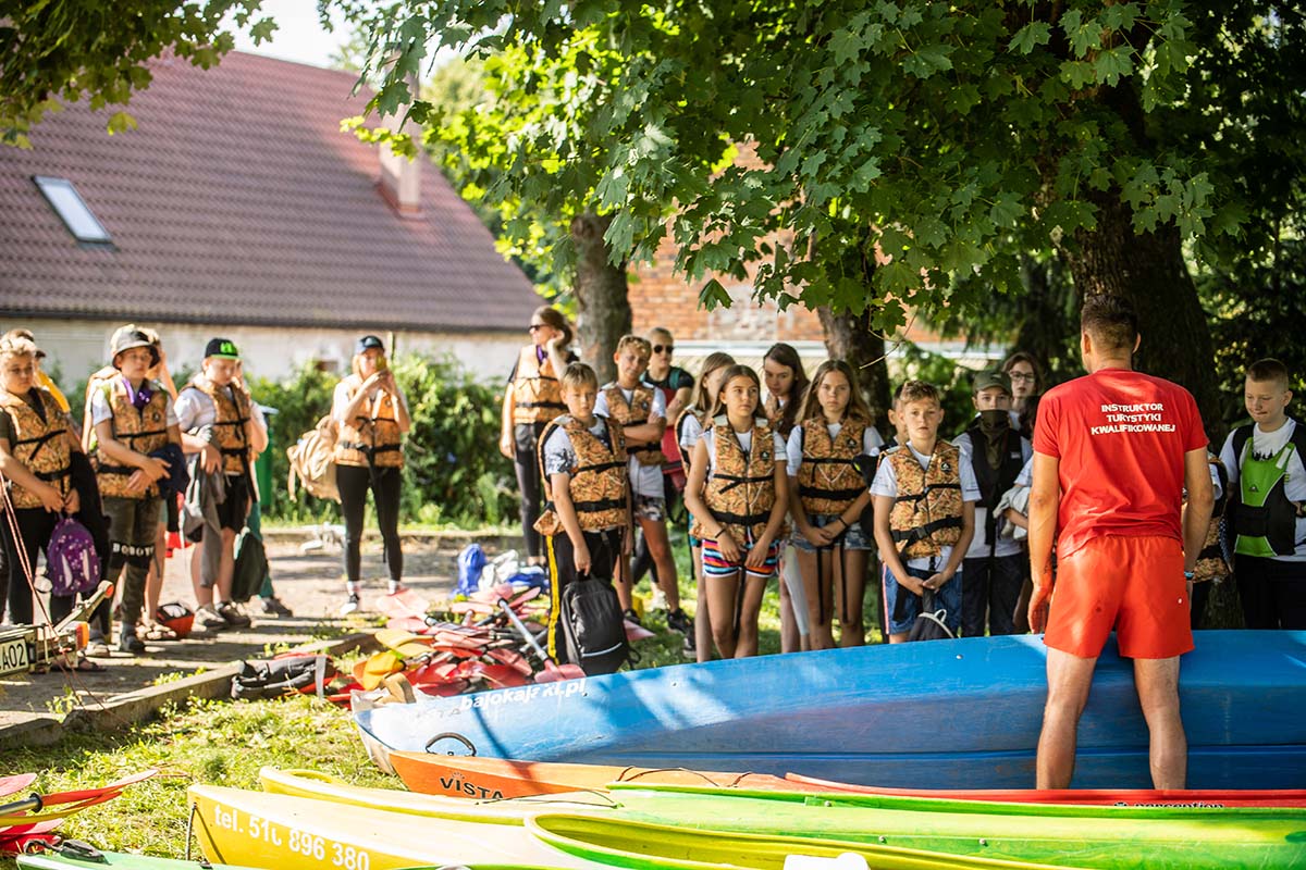 Organizacja obozów nad jeziorem