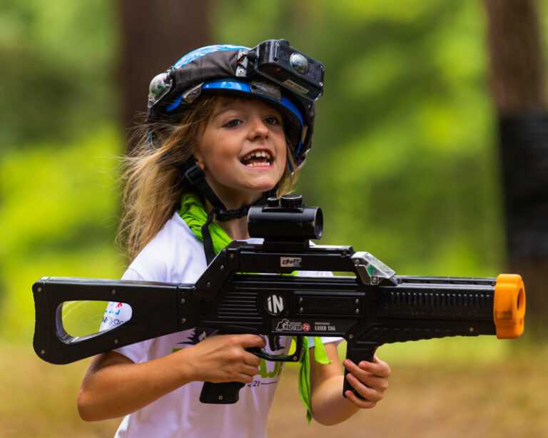 Dziecko podczas zabawy na kolonii